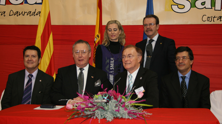 Adhesi de la UCWDC a la IDSF | Federaci Catalana de Ball Esportiu